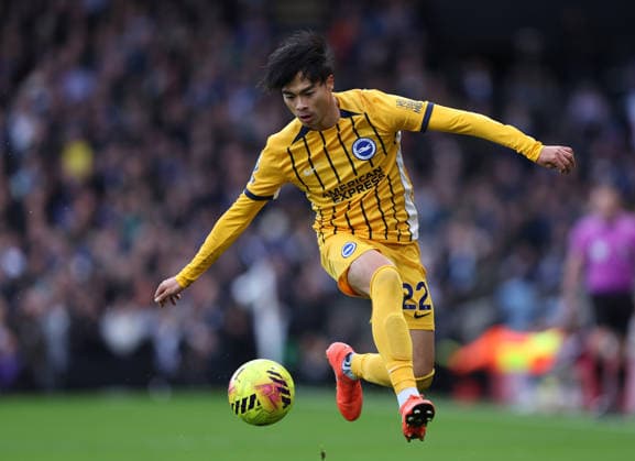 London, England, 24th January 2026. Kaoru Mitoma of Brighton during the Fulham vs Brighton and Hove Albion Premier League match at Craven Cottage, London. Picture credit should read: David Klein Sportimage EDITORIAL USE ONLY. No use with unauthorised audio, video, data, fixture lists, club league logos or live services. Online in-match use limited to 120 images, no video emulation. No use in betting, games or single club league player publications. SPI_057_DK_FULHAM_BRIGHTON SPI-4482-0049