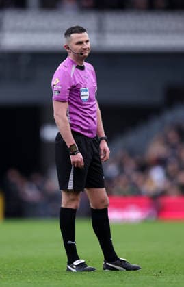 London, England, 24th January 2026. Referee Michael Oliver during the Fulham vs Brighton and Hove Albion Premier League match at Craven Cottage, London. Picture credit should read: David Klein Sportimage EDITORIAL USE ONLY. No use with unauthorised audio, video, data, fixture lists, club league logos or live services. Online in-match use limited to 120 images, no video emulation. No use in betting, games or single club league player publications. SPI_059_DK_FULHAM_BRIGHTON SPI-4482-0051