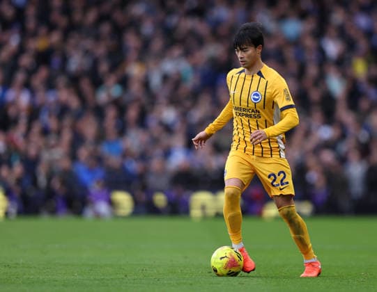 London, England, 24th January 2026. Kaoru Mitoma of Brighton during the Fulham vs Brighton and Hove Albion Premier League match at Craven Cottage, London. Picture credit should read: David Klein Sportimage EDITORIAL USE ONLY. No use with unauthorised audio, video, data, fixture lists, club league logos or live services. Online in-match use limited to 120 images, no video emulation. No use in betting, games or single club league player publications. SPI_062_DK_FULHAM_BRIGHTON SPI-4482-0054