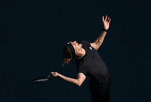 TENNIS AUSTRALIAN OPEN, Alexander Zverev of Germany prepares to serve during the Men™s 4th round match against Francisco Cerundolo of Argentina on day 8 of the 2026 Australian Open tennis tournament at Melbourne Park in Melbourne, Sunday, January 25, 2026. ( NO ARCHIVING MELBOURNE VICTORIA AUSTRALIA  Copyright: xJAMESxROSSx 20260125165160901473
