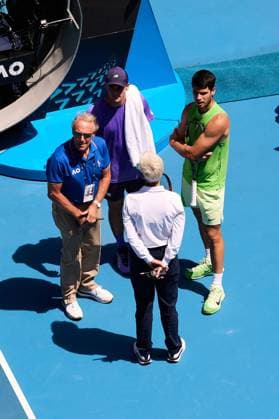 Carlos Alcaraz of Spain and Tommy Paul of the United States of America wait for a medical issue in the crowd to be resolved Australian Open tennis tournament, Day Eight, Melbourne Park, Australia - 25 Jan 2026Melbourne Melbourne Park Victoria (VIC) Australia  Copyright: xRachelxBach Shutterstockx 16380469ap