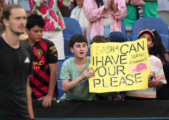 Alexander Zverev Fan haelt Plakat, Australian Open 2026, Melbourne Park, Melbourne, Victoria, Australia. Copyright: xJuergenxHasenkopfx
