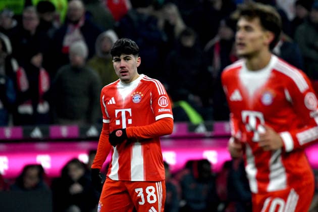 24.01.2026, Allianz Arena, München, GER, 1.FBL, FC Bayern München vs FC Augsburg , im Bild Felipe Chavez (München) DFL regulations prohibit any use of photographs as image sequences and or quasi-video. (Photo by Midori Ikenouchi Hasan Bratic DeFodi Images) -