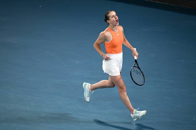 TENNIS AUSTRALIAN OPEN, Elina Svitolina of Ukraine reacts after winning the 1st set during the Women™s 4th round match against Mirra Andreeva of Russia on day 8 of the 2026 Australian Open tennis tournament at Melbourne Park in Melbourne, Sunday, January 25, 2026. ( NO ARCHIVING MELBOURNE VICTORIA AUSTRALIA  Copyright: xJOELxCARRETTx 20260125179743465584