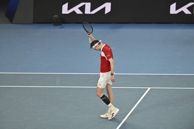 Australian Open 2026 MELBOURNE, AUSTRALIA - JANUARY 25: Alexander Bublik (KAZ) acknowledges the crowd after a long rally against Alex de Minaur (AUS) (not seen) in round 4 at the Australian Open grand slam tennis tournament at Melbourne Park in Melbourne, Australia on January 25, 2026 Mark Avellino Anadolu Melbourne Australia. Editorial use only. Please get in touch for any other usage.  Copyright: x2026xAnadoluxMarkxAvellinox