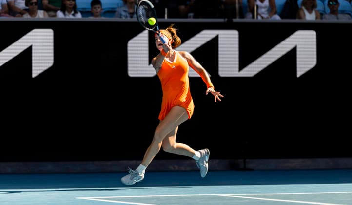 (260125) -- MELBOURNE, Jan. 25, 2026 -- Karolina Muchova hits a return during the women s singles 4th round match between Coco Gauff of the United States and Karolina Muchova of the Czech Republic at the Australian Open tennis tournament in Melbourne, Australia, Jan. 25, 2026. (Photo by Xinhua) (SP)AUSTRALIA-MELBOURNE-TENNIS-AUSTRALIAN OPEN-WOMEN S SINGLES HuxJingchen 