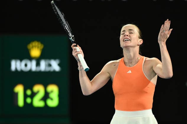 TENNIS AUSTRALIAN OPEN, Elina Svitolina of Ukraine celebrates after winning the Women™s 4th round match against Mirra Andreeva of Russia on day 8 of the 2026 Australian Open tennis tournament at Melbourne Park in Melbourne, Sunday, January 25, 2026. ( NO ARCHIVING MELBOURNE VICTORIA AUSTRALIA  Copyright: xJOELxCARRETTx 20260125191759129995