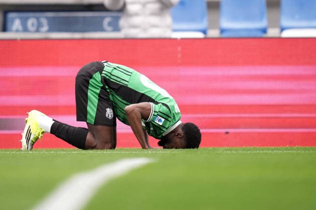 Sassuolo™s Alieu Fadera celebrates after scoring the 1-0 goal for his team during the Serie A soccer match between Sassuolo and Cremonese at the Mapei Stadium CittÃ del Tricolore in Reggio Emilia, north Italy - Sunday, January 25, 2026 - - Soccer -  Copyright: xMassimoxPaolone LaPressex