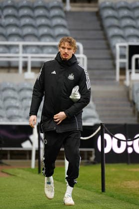 Newcastle United v Aston Villa, Premier League Nick Woltemade of Newcastle United arrives for todays game during the Premier League match between Newcastle United and Aston Villa at St. James s Park, Newcastle, UK on 25 January 2026. Newcastle St. James s Park Tyne and Wear UK Editorial use only DataCo restrictions apply See www.football-dataco.com , Copyright: xCraigxCowanx PSI-23611-0034