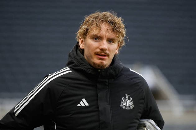 Newcastle United v Aston Villa, Premier League Nick Woltemade of Newcastle United arrives for todays game during the Premier League match between Newcastle United and Aston Villa at St. James s Park, Newcastle, UK on 25 January 2026. Newcastle St. James s Park Tyne and Wear UK Editorial use only DataCo restrictions apply See www.football-dataco.com , Copyright: xCraigxCowanx PSI-23611-0035