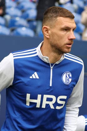 Edin Dzeko (FC Schalke 04) beim Spiel der 2. Bundesliga (Saison 2025 26) FC Schalke 04 - 1. FC Kaiserslautern - Copyright: Thomas Pakusch