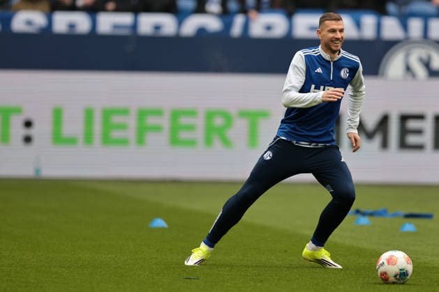 Edin Dzeko (FC Schalke 04) beim Spiel der 2. Bundesliga (Saison 2025 26) FC Schalke 04 - 1. FC Kaiserslautern - Copyright: Thomas Pakusch