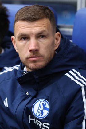 Edin Dzeko (FC Schalke 04) beim Spiel der 2. Bundesliga (Saison 2025 26) FC Schalke 04 - 1. FC Kaiserslautern - Copyright: Thomas Pakusch