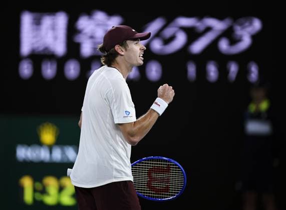 (260125) -- MELBOURNE, Jan. 25, 2026 -- Alex de Minaur celebrates winning the men s singles 4th round match between Alex de Minaur of Australia and Alexander Bublik of Kazakhstan at the Australian Open tennis tournament in Melbourne, Australia, Jan. 25, 2026. (Photo by Xinhua) (SP)AUSTRALIA-MELBOURNE-TENNIS-AUSTRALIAN OPEN-MEN S SINGLES WangxShen 