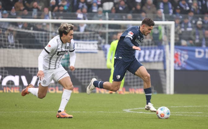 25.01.2026, Fussball, Herren, 2. Bundesliga, Saison 2025 2026, SV 07 Elversberg - VfL Bochum 1848, Nicholas Mickelson (SV 07 Elversberg) Kjell-Arik Wätjen (VfL Bochum 1848) Elversberg Ursapharm-Arena an der Kaiserlinde Saarland Deutschland (DEU)
