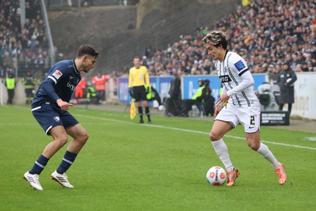 25.01.2026, Fussball, Herren, 2. Bundesliga, Saison 2025 2026, SV 07 Elversberg - VfL Bochum 1848, Nicholas Mickelson (SV 07 Elversberg), Kjell-Arik Wätjen (VfL Bochum 1848) Elversberg Ursapharm-Arena an der Kaiserlinde Saarland Deutschland (DEU)