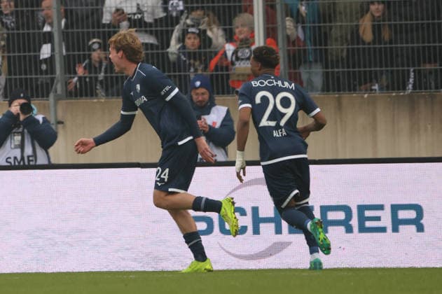 25.01.2026, Fussball, Herren, 2. Bundesliga, Saison 2025 2026, SV 07 Elversberg - VfL Bochum 1848, Torjubel zum 0:1, Torschütze: Mats Pannewig (VfL Bochum 1848) Elversberg Ursapharm-Arena an der Kaiserlinde Saarland Deutschland (DEU)