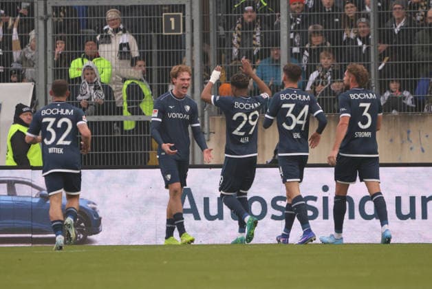 25.01.2026, Fussball, Herren, 2. Bundesliga, Saison 2025 2026, SV 07 Elversberg - VfL Bochum 1848, Torjubel zum 0:1, Torschütze: Mats Pannewig (VfL Bochum 1848) Elversberg Ursapharm-Arena an der Kaiserlinde Saarland Deutschland (DEU)