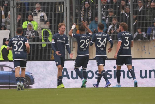 25.01.2026, Fussball, Herren, 2. Bundesliga, Saison 2025 2026, SV 07 Elversberg - VfL Bochum 1848, Torjubel zum 0:1, Torschütze: Mats Pannewig (VfL Bochum 1848) Elversberg Ursapharm-Arena an der Kaiserlinde Saarland Deutschland (DEU)