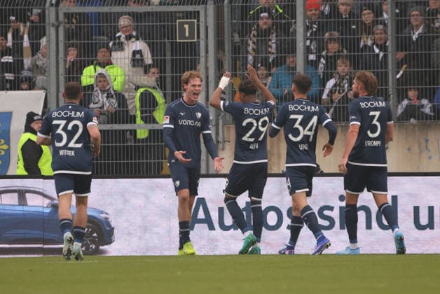25.01.2026, Fussball, Herren, 2. Bundesliga, Saison 2025 2026, SV 07 Elversberg - VfL Bochum 1848, Torjubel zum 0:1, Torschütze: Mats Pannewig (VfL Bochum 1848) Elversberg Ursapharm-Arena an der Kaiserlinde Saarland Deutschland (DEU)