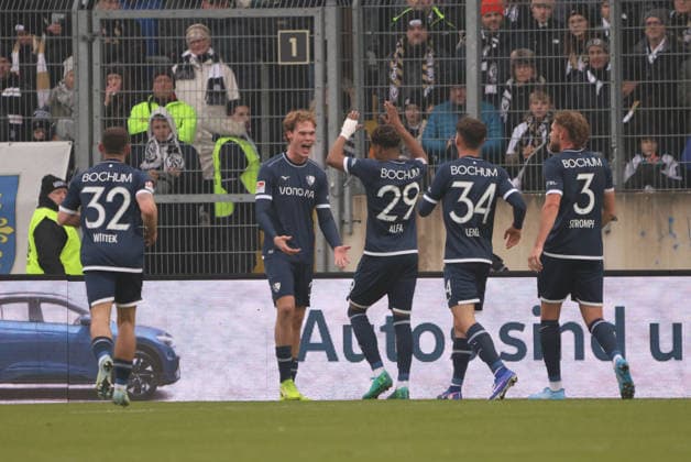 25.01.2026, Fussball, Herren, 2. Bundesliga, Saison 2025 2026, SV 07 Elversberg - VfL Bochum 1848, Torjubel zum 0:1, Torschütze: Mats Pannewig (VfL Bochum 1848) Elversberg Ursapharm-Arena an der Kaiserlinde Saarland Deutschland (DEU)