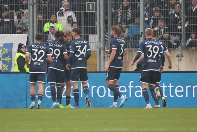 25.01.2026, Fussball, Herren, 2. Bundesliga, Saison 2025 2026, SV 07 Elversberg - VfL Bochum 1848, Torjubel zum 0:1, Torschütze: Mats Pannewig (VfL Bochum 1848) Elversberg Ursapharm-Arena an der Kaiserlinde Saarland Deutschland (DEU)