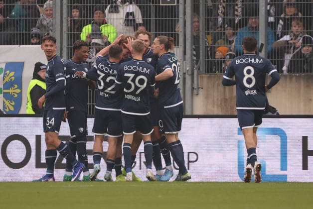 25.01.2026, Fussball, Herren, 2. Bundesliga, Saison 2025 2026, SV 07 Elversberg - VfL Bochum 1848, Torjubel zum 0:1, Torschütze: Mats Pannewig (VfL Bochum 1848) Elversberg Ursapharm-Arena an der Kaiserlinde Saarland Deutschland (DEU)