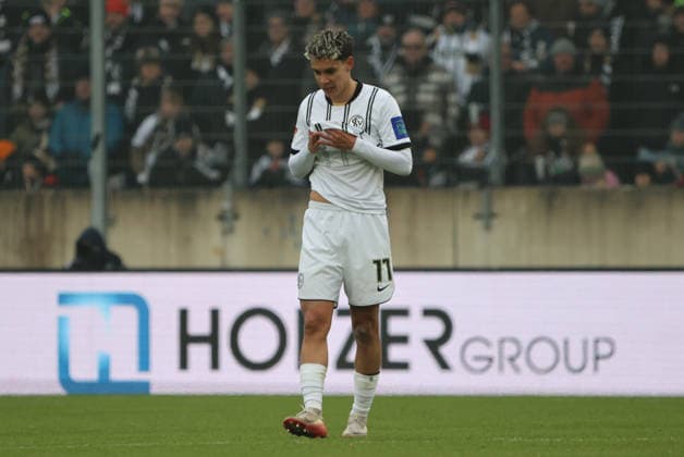 25.01.2026, Fussball, Herren, 2. Bundesliga, Saison 2025 2026, SV 07 Elversberg - VfL Bochum 1848, Frederik Schmahl (SV 07 Elversberg) enttäuscht Elversberg Ursapharm-Arena an der Kaiserlinde Saarland Deutschland (DEU)