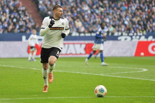 Luca Sirch (1.FC Kaiserslautern) beim Spiel der 2. Bundesliga (Saison 2025 26) FC Schalke 04 - 1. FC Kaiserslautern - Copyright: Thomas Pakusch