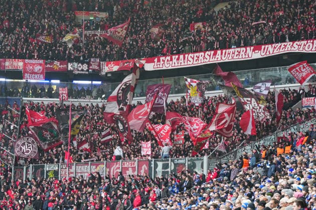 Deutschland: Fussball 2. Bundesliga, Saison 2025 26, 19. Spieltag - FC Schalke 04 vs 1. FC Kaiserslautern, 25.01.2026, Veltins Arena (Gelsenkirchen, Nordrhein-Westfalen) Fans 1. FC Kaiserslautern