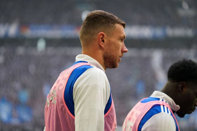 Deutschland: Fussball 2. Bundesliga, Saison 2025 26, 19. Spieltag - FC Schalke 04 vs 1. FC Kaiserslautern, 25.01.2026, Veltins Arena (Gelsenkirchen, Nordrhein-Westfalen) Edin DÅ¾eko, Edin Dzeko (FC Schalke 04, 10)