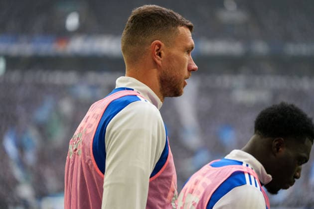 Deutschland: Fussball 2. Bundesliga, Saison 2025 26, 19. Spieltag - FC Schalke 04 vs 1. FC Kaiserslautern, 25.01.2026, Veltins Arena (Gelsenkirchen, Nordrhein-Westfalen) Edin DÅ¾eko, Edin Dzeko (FC Schalke 04, 10)