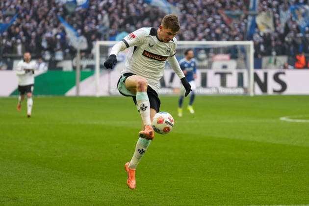 Deutschland: Fussball 2. Bundesliga, Saison 2025 26, 19. Spieltag - FC Schalke 04 vs 1. FC Kaiserslautern, 25.01.2026, Veltins Arena (Gelsenkirchen, Nordrhein-Westfalen) Paul Joly (1. FC Kaiserslautern, 26)
