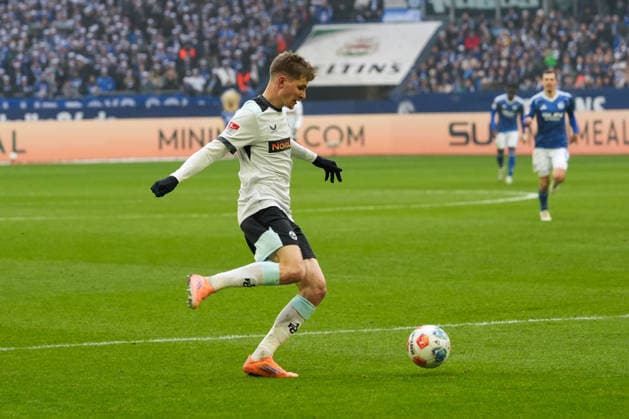 Deutschland: Fussball 2. Bundesliga, Saison 2025 26, 19. Spieltag - FC Schalke 04 vs 1. FC Kaiserslautern, 25.01.2026, Veltins Arena (Gelsenkirchen, Nordrhein-Westfalen) Paul Joly (1. FC Kaiserslautern, 26)