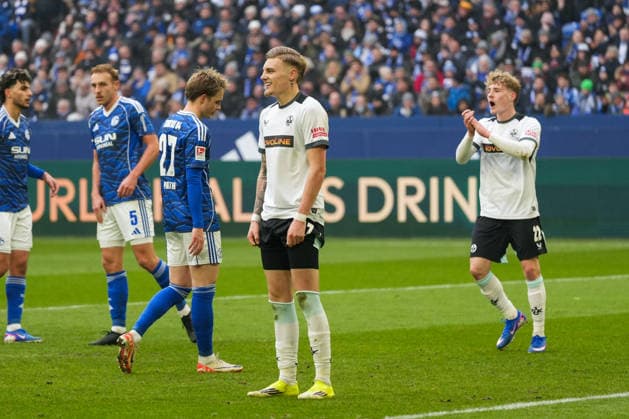 Deutschland: Fussball 2. Bundesliga, Saison 2025 26, 19. Spieltag - FC Schalke 04 vs 1. FC Kaiserslautern, 25.01.2026, Veltins Arena (Gelsenkirchen, Nordrhein-Westfalen) Norman Bassette (1. FC Kaiserslautern, 17)
