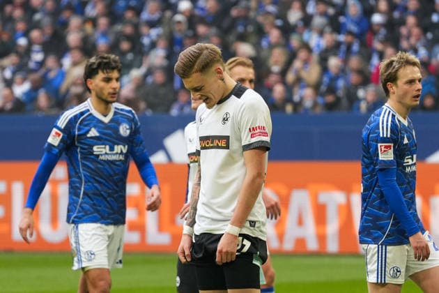 Deutschland: Fussball 2. Bundesliga, Saison 2025 26, 19. Spieltag - FC Schalke 04 vs 1. FC Kaiserslautern, 25.01.2026, Veltins Arena (Gelsenkirchen, Nordrhein-Westfalen) Norman Bassette (1. FC Kaiserslautern, 17)