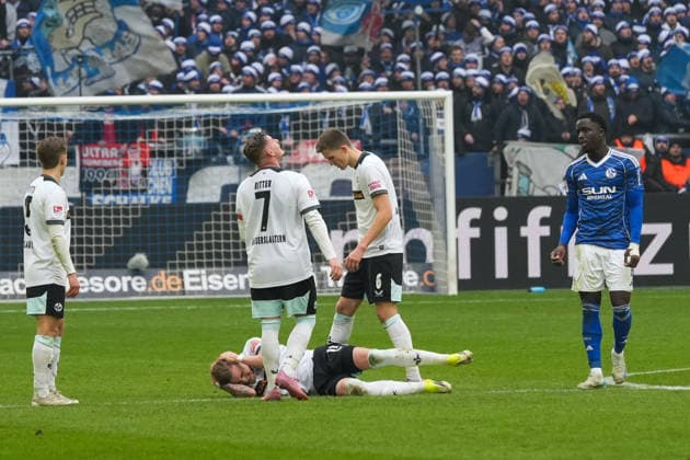 Deutschland: Fussball 2. Bundesliga, Saison 2025 26, 19. Spieltag - FC Schalke 04 vs 1. FC Kaiserslautern, 25.01.2026, Veltins Arena (Gelsenkirchen, Nordrhein-Westfalen) Norman Bassette (1. FC Kaiserslautern, 17)