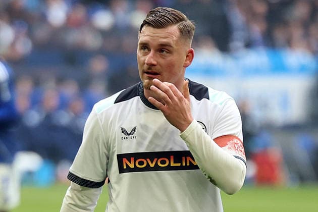 25.01.2026, xrekx, Fussball 2.Bundesliga, FC Schalke 04 - 1.FC Kaiserslautern v.l. Marlon Ritter (1.FC Kaiserslautern) Eckball (DFL DFB REGULATIONS PROHIBIT ANY USE OF PHOTOGRAPHS as IMAGE SEQUENCES and or QUASI-VIDEO) Gelsenkirchen