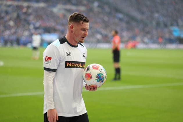 25.01.2026, xrekx, Fussball 2.Bundesliga, FC Schalke 04 - 1.FC Kaiserslautern v.l. Marlon Ritter (1.FC Kaiserslautern) Eckball (DFL DFB REGULATIONS PROHIBIT ANY USE OF PHOTOGRAPHS as IMAGE SEQUENCES and or QUASI-VIDEO) Gelsenkirchen