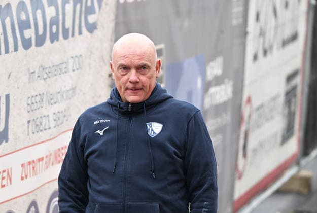 Fussball - 2.Bundesliga - Saison 2025 26 25.01.2025 Ursapharm-Arena SV Elversberg (elv) - VfL Bochum (bo) Trainer Uwe ROESLER (VfL Bochum) Fussball - 2. Bundesliga - SV Elversberg