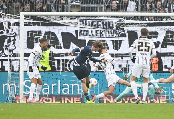 Fussball - 2.Bundesliga - Saison 2025 26 25.01.2025 Ursapharm-Arena SV Elversberg (elv) - VfL Bochum (bo) Mats PANNEWIG (VfL Bochum), 2.v.li. erzielt das 0:1 Fussball - 2. Bundesliga - SV Elversberg