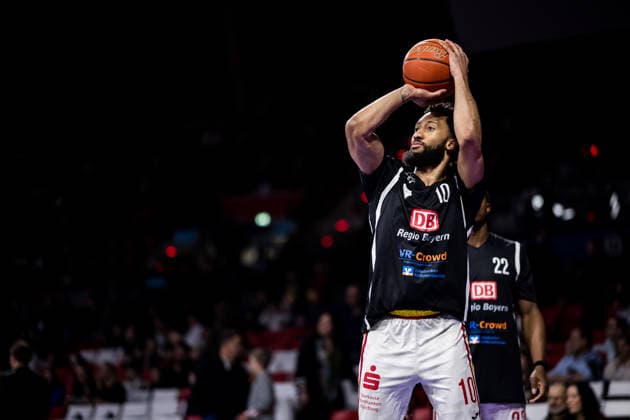 easyCredit Basketball Bundesliga, FC Bayern München - Fitness First Würzburg Baskets; 25.01.2026 Davion Mintz (Fitness First Würzburg Baskets, 10) im Wurf während des Warm Ups easyCredit Basketball Bundesliga, FC Bayern München - Fitness First Würzburg Baskets; München, BMW Park am 25.01.2026 Copyright: xBEAUTIFULxSPORTS Wunderlx
