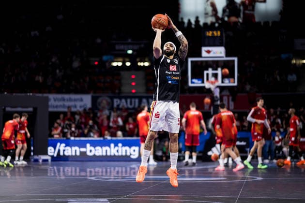 easyCredit Basketball Bundesliga, FC Bayern München - Fitness First Würzburg Baskets; 25.01.2026 David Muenkat (Fitness First Würzburg Baskets, 55) im Wurf während des Warm Ups easyCredit Basketball Bundesliga, FC Bayern München - Fitness First Würzburg Baskets; München, BMW Park am 25.01.2026 Copyright: xBEAUTIFULxSPORTS Wunderlx