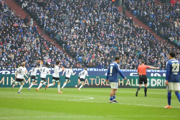 25.01.2026, xrekx, Fussball 2.Bundesliga, FC Schalke 04 - 1.FC Kaiserslautern v.l. Torjubel nach dem Tor zum celebrating the goal celebrate 0:1 durch Ivan Prtajin (1.FC Kaiserslautern) (DFL DFB REGULATIONS PROHIBIT ANY USE OF PHOTOGRAPHS as IMAGE SEQUENCES and or QUASI-VIDEO) Gelsenkirchen