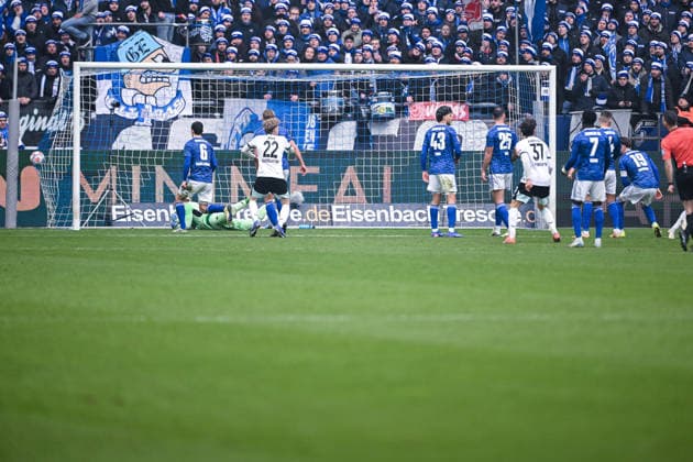 25.01.2026, Fussball, 2. Bundesliga, Saison 2025 2026, 19. Spieltag, FC Schalke 04 - 1. FC Kaiserslautern, Ivan Prtajin ( 1. FC Kaiserslautern ) erzielt das Tor zum 0:1, xRHR-FOTO YYx