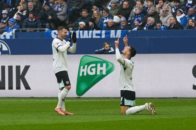 Deutschland: Fussball 2. Bundesliga, Saison 2025 26, 19. Spieltag - FC Schalke 04 vs 1. FC Kaiserslautern, 25.01.2026, Veltins Arena (Gelsenkirchen, Nordrhein-Westfalen) Jubel Torjubel Emotionen über den Treffer zum 1:0 von Ivan Prtajin (1. FC Kaiserslautern, 9)