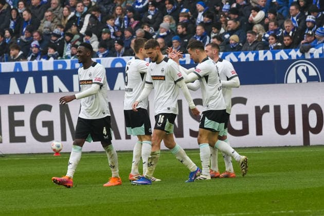 Deutschland: Fussball 2. Bundesliga, Saison 2025 26, 19. Spieltag - FC Schalke 04 vs 1. FC Kaiserslautern, 25.01.2026, Veltins Arena (Gelsenkirchen, Nordrhein-Westfalen) Jubel Torjubel Emotionen über den Treffer zum 1:0 von Ivan Prtajin (1. FC Kaiserslautern, 9)