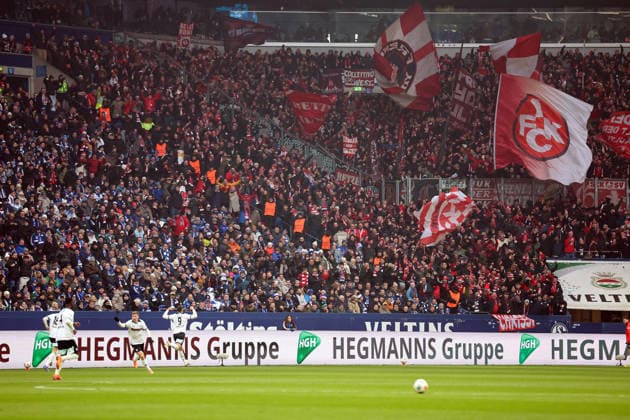 25.01.2026, xrekx, Fussball 2.Bundesliga, FC Schalke 04 - 1.FC Kaiserslautern v.l. Torjubel nach dem Tor zum celebrating the goal celebrate 0:1 durch Ivan Prtajin (1.FC Kaiserslautern) (DFL DFB REGULATIONS PROHIBIT ANY USE OF PHOTOGRAPHS as IMAGE SEQUENCES and or QUASI-VIDEO) Gelsenkirchen
