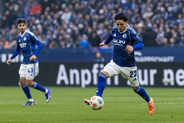2. Fußball Bundesliga: FC Schalke 04 - 1. FC Kaiserslautern; 25.01.2026 Soufiane El-Faouzi (FC Schalke 04, 23) 2. Fußball Bundesliga: FC Schalke 04 - 1. FC Kaiserslautern; Veltins-Arena, Gelsenkirchen; 25.01.2026 DFL regulations prohibit any use of photographs as image sequences and or quasi video.