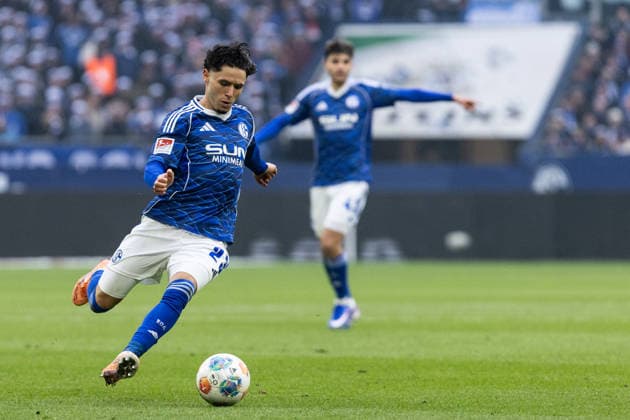 2. Fußball Bundesliga: FC Schalke 04 - 1. FC Kaiserslautern; 25.01.2026 Soufiane El-Faouzi (FC Schalke 04, 23) 2. Fußball Bundesliga: FC Schalke 04 - 1. FC Kaiserslautern; Veltins-Arena, Gelsenkirchen; 25.01.2026 DFL regulations prohibit any use of photographs as image sequences and or quasi video.